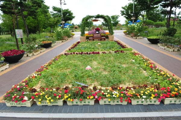 오는 24일부터 다음달 9일까지 한밭수목원서 ‘제26회 우리꽃 전통생활식물 전시회’를 개최한다.