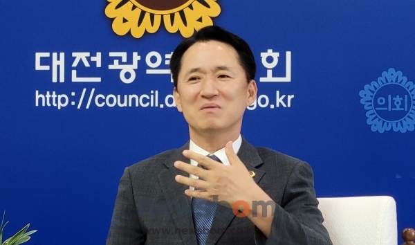 권중순 대전시의장.