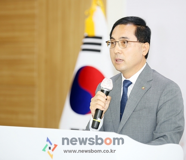 29일 박희조 대전 동구청장이 대청호를 활용한 지역경제 활성화 방안을 발표했다.
